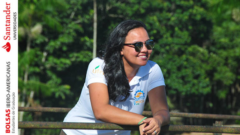 Petiana is awarded a scholarship